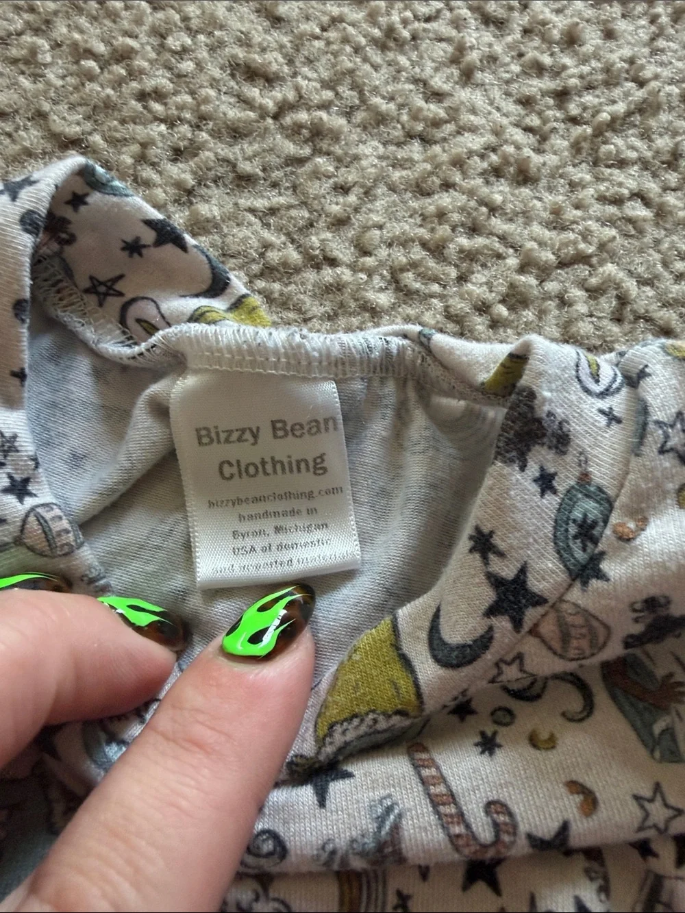 B69 3t Bizzy Bean Clothing Grinch 2pc Outfit, Pilling